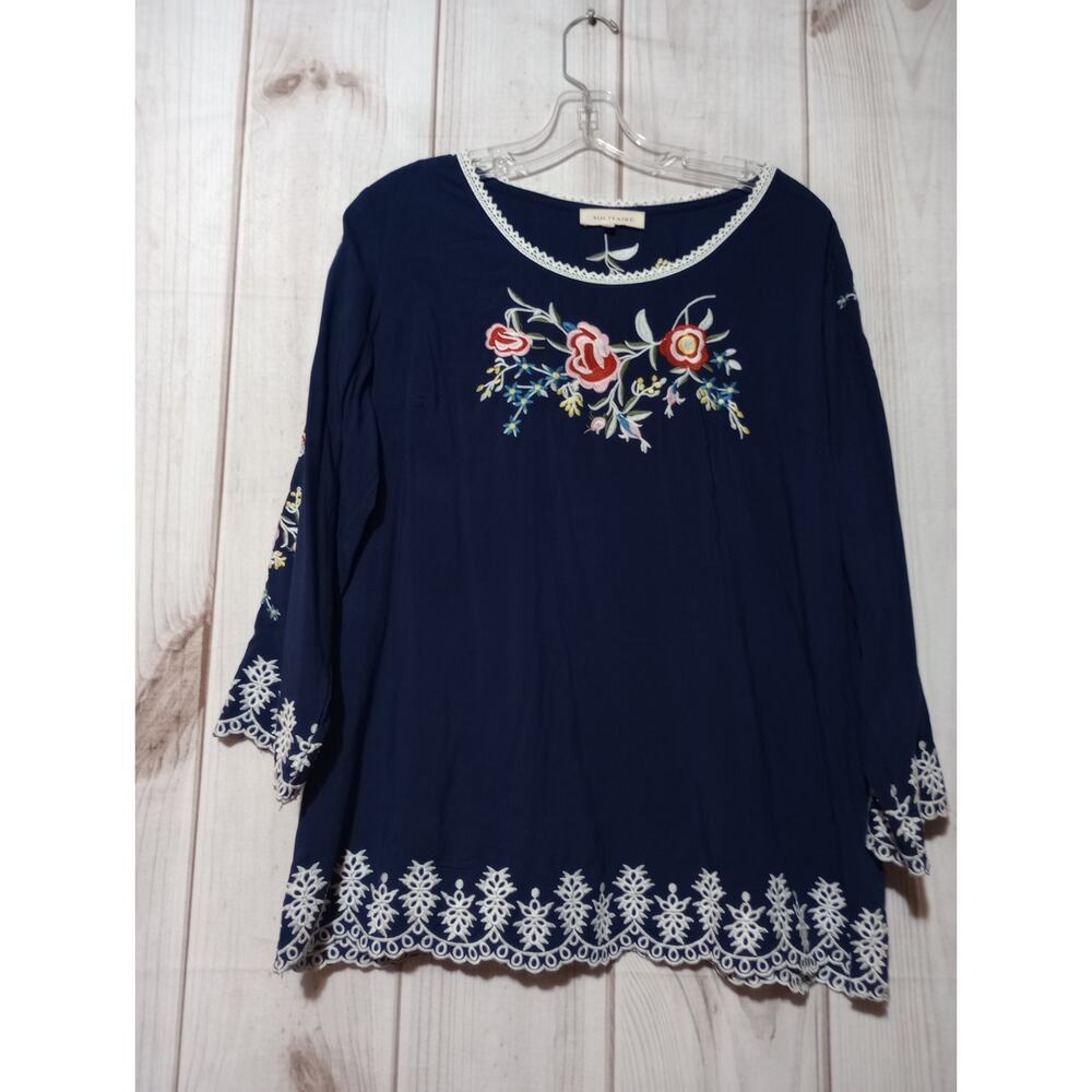 Solitaire Shirt Ladies Large Blue Embroidered Round Neck
